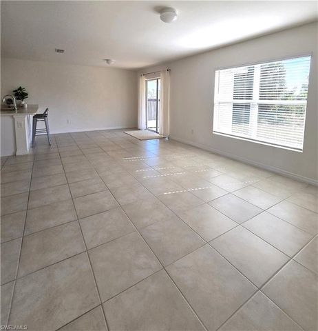 1814 NE 40th LN, Cape Coral, FL 33909