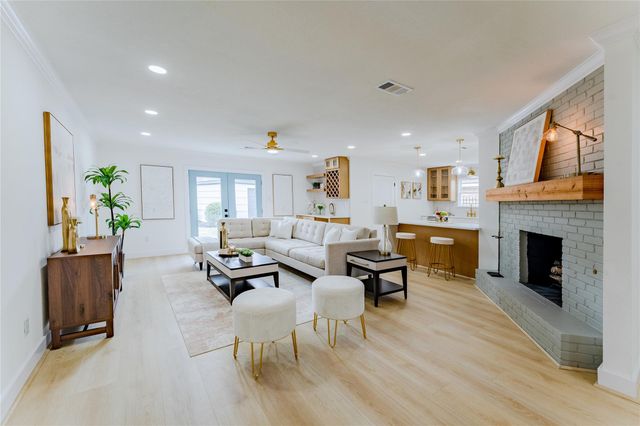 6027 Valkeith Drive, Houston, TX 77096