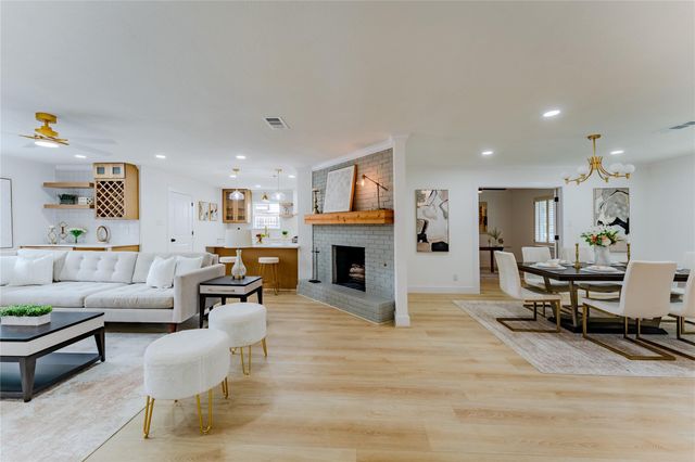 6027 Valkeith Drive, Houston, TX 77096