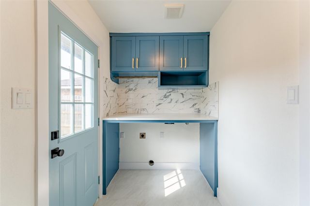 6027 Valkeith Drive, Houston, TX 77096