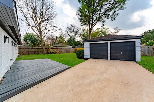 6027 Valkeith Drive, Houston, TX 77096