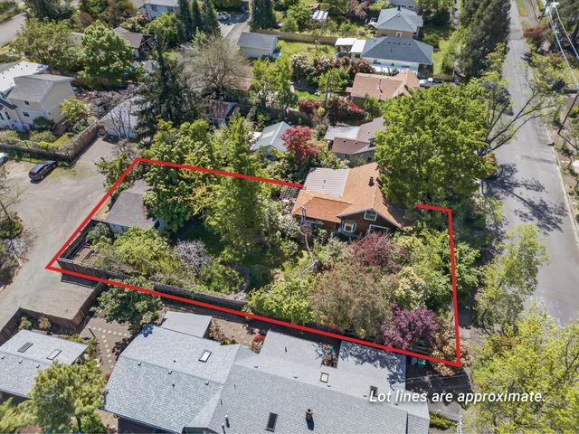 324 Liberty Street, Ashland, OR 97520
