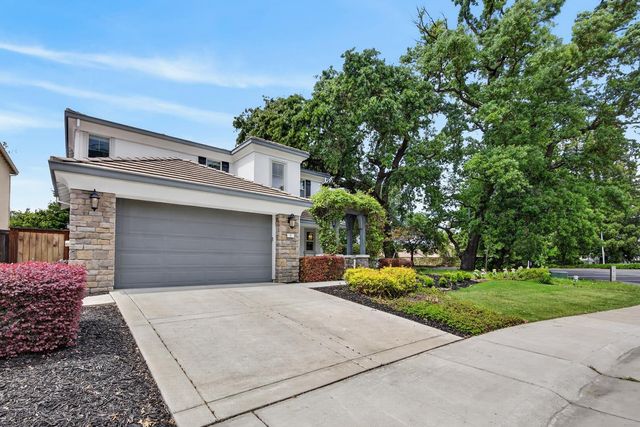 7 Triumph Ct, Sacramento, CA 95831