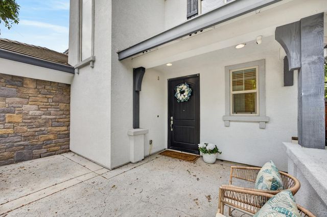 7 Triumph Ct, Sacramento, CA 95831