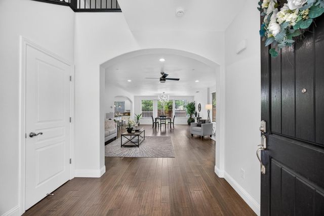 7 Triumph Ct, Sacramento, CA 95831