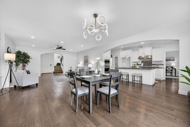 7 Triumph Ct, Sacramento, CA 95831