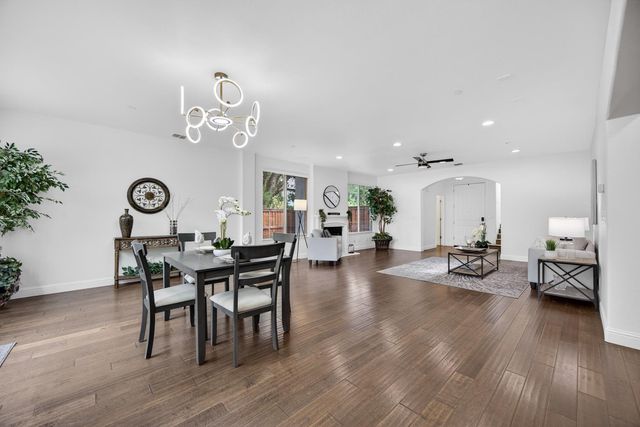 7 Triumph Ct, Sacramento, CA 95831