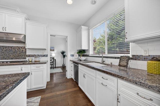 7 Triumph Ct, Sacramento, CA 95831