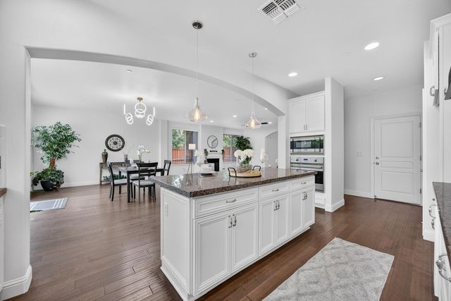7 Triumph Ct, Sacramento, CA 95831