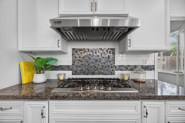 7 Triumph Ct, Sacramento, CA 95831