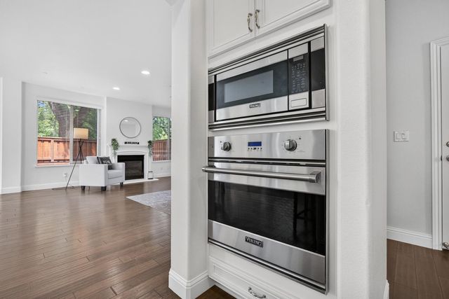 7 Triumph Ct, Sacramento, CA 95831