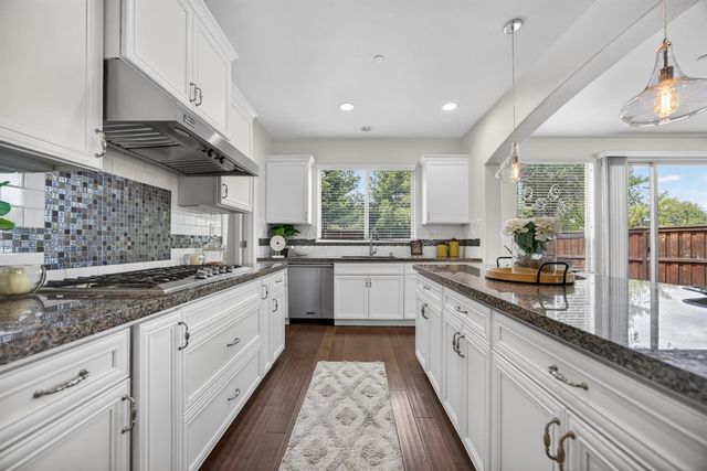 7 Triumph Ct, Sacramento, CA 95831