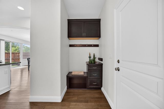 7 Triumph Ct, Sacramento, CA 95831