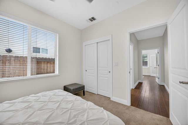 7 Triumph Ct, Sacramento, CA 95831