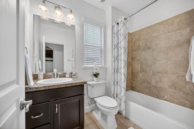 7 Triumph Ct, Sacramento, CA 95831