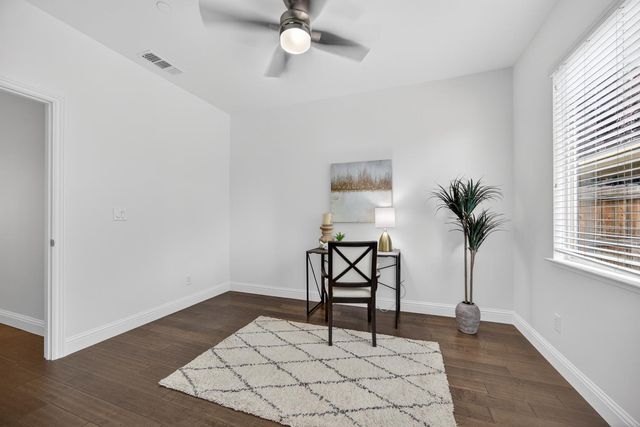 7 Triumph Ct, Sacramento, CA 95831