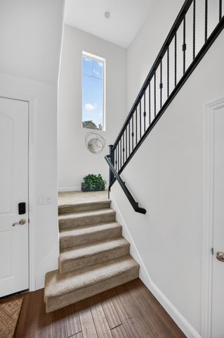 7 Triumph Ct, Sacramento, CA 95831
