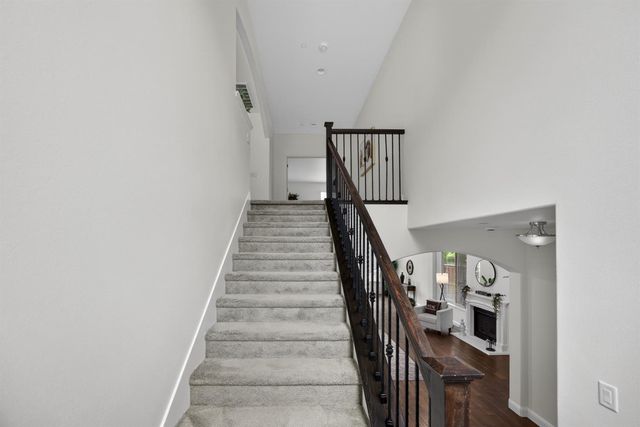 7 Triumph Ct, Sacramento, CA 95831