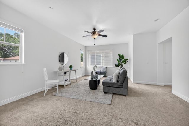 7 Triumph Ct, Sacramento, CA 95831