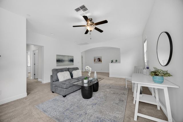 7 Triumph Ct, Sacramento, CA 95831