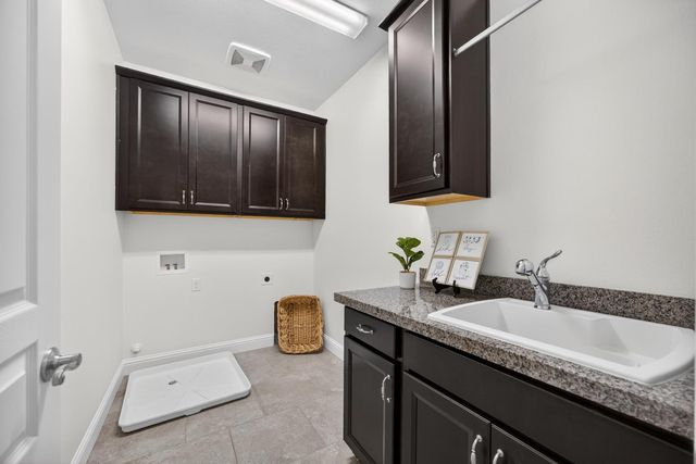7 Triumph Ct, Sacramento, CA 95831