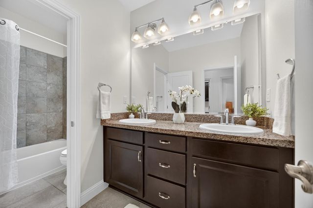 7 Triumph Ct, Sacramento, CA 95831