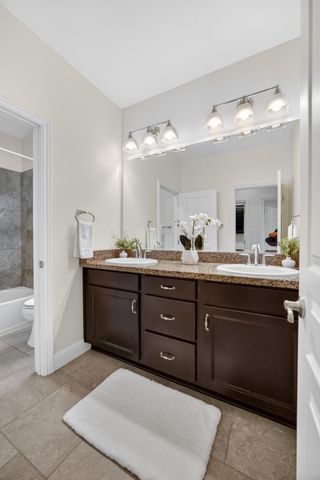 7 Triumph Ct, Sacramento, CA 95831