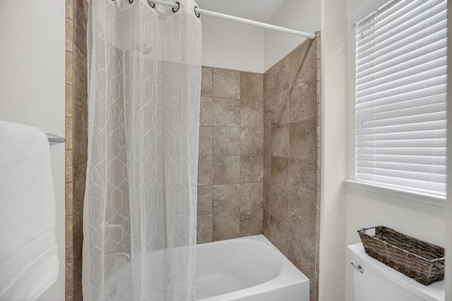 7 Triumph Ct, Sacramento, CA 95831