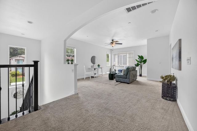 7 Triumph Ct, Sacramento, CA 95831