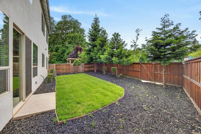 7 Triumph Ct, Sacramento, CA 95831