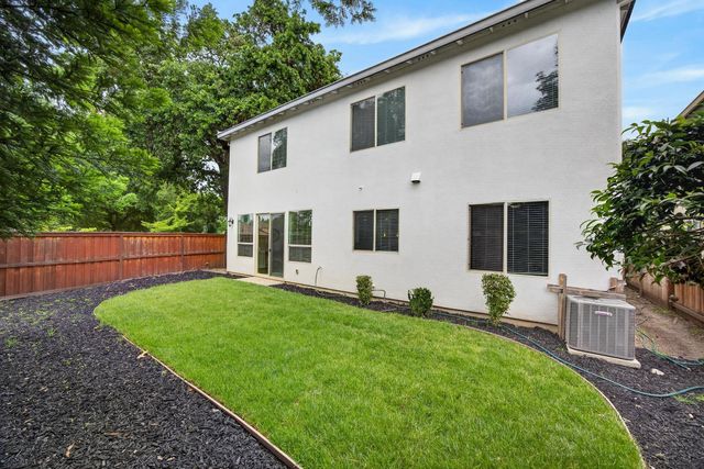 7 Triumph Ct, Sacramento, CA 95831