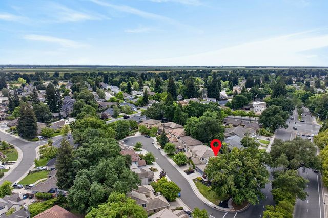 7 Triumph Ct, Sacramento, CA 95831
