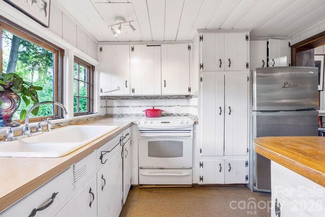2107 Mandarin Boulevard, Charlotte, NC 28205