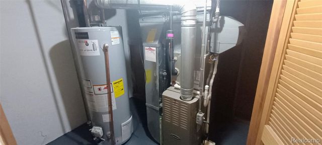 8025 Randy Drive, Westland, MI 48185