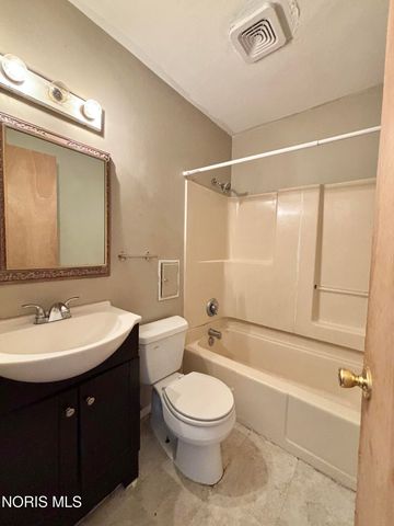 3816 Almeda Drive, Toledo, OH 43612