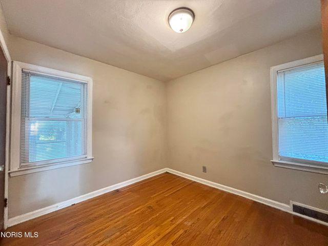 3816 Almeda Drive, Toledo, OH 43612