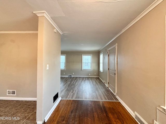 3816 Almeda Drive, Toledo, OH 43612