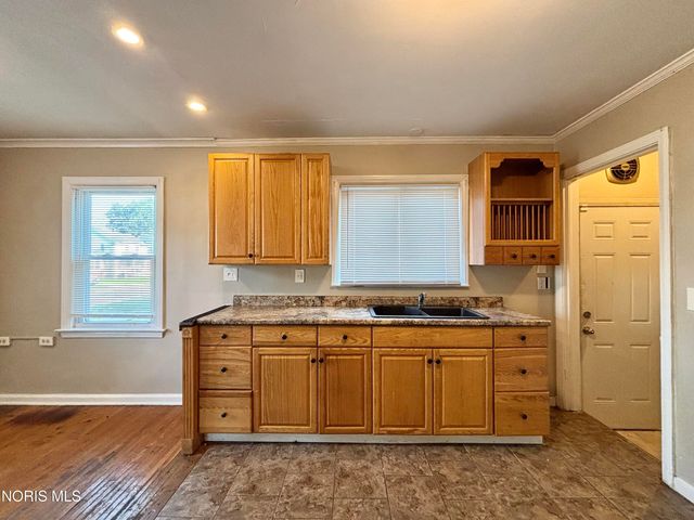 3816 Almeda Drive, Toledo, OH 43612