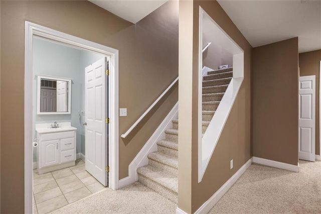 5742 Vinings Retreat Way SW, Mableton, GA 30126