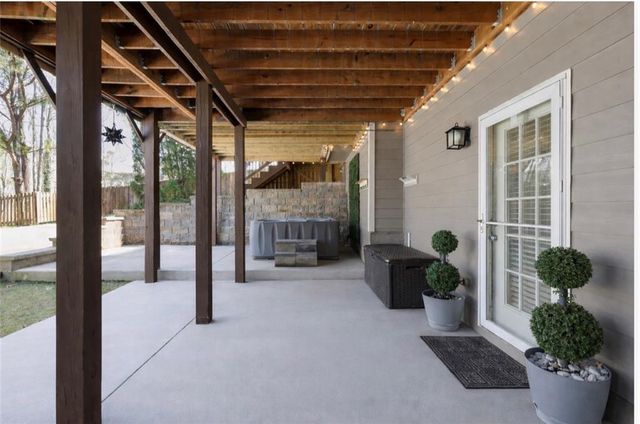 5742 Vinings Retreat Way SW, Mableton, GA 30126