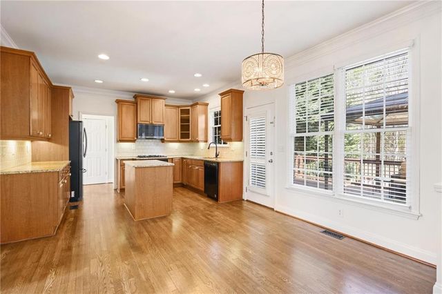 5742 Vinings Retreat Way SW, Mableton, GA 30126