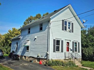 1212 CARR PLACE, Oshkosh, WI 54901