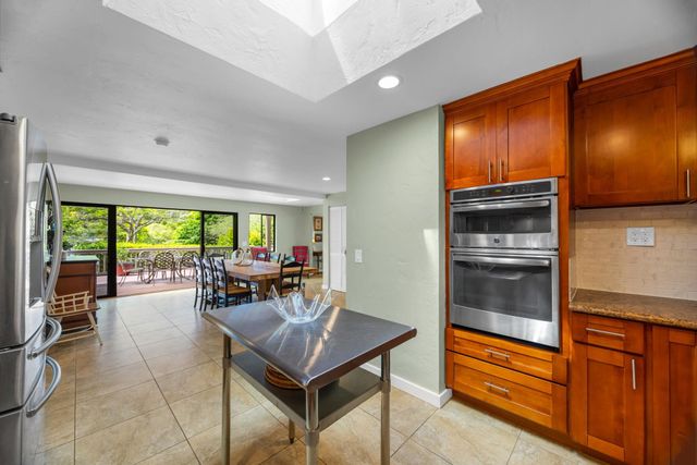 620 Awalau Rd, Haiku, HI 96708