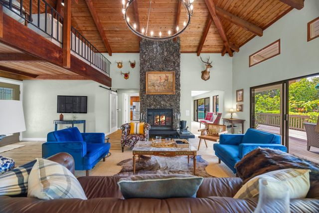 620 Awalau Rd, Haiku, HI 96708