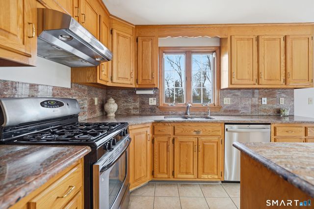 36 Cardinal Way, South Windsor, CT 06074