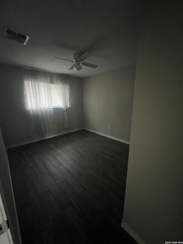 1202 W Formosa Blvd Apt 3, San Antonio, TX 78221