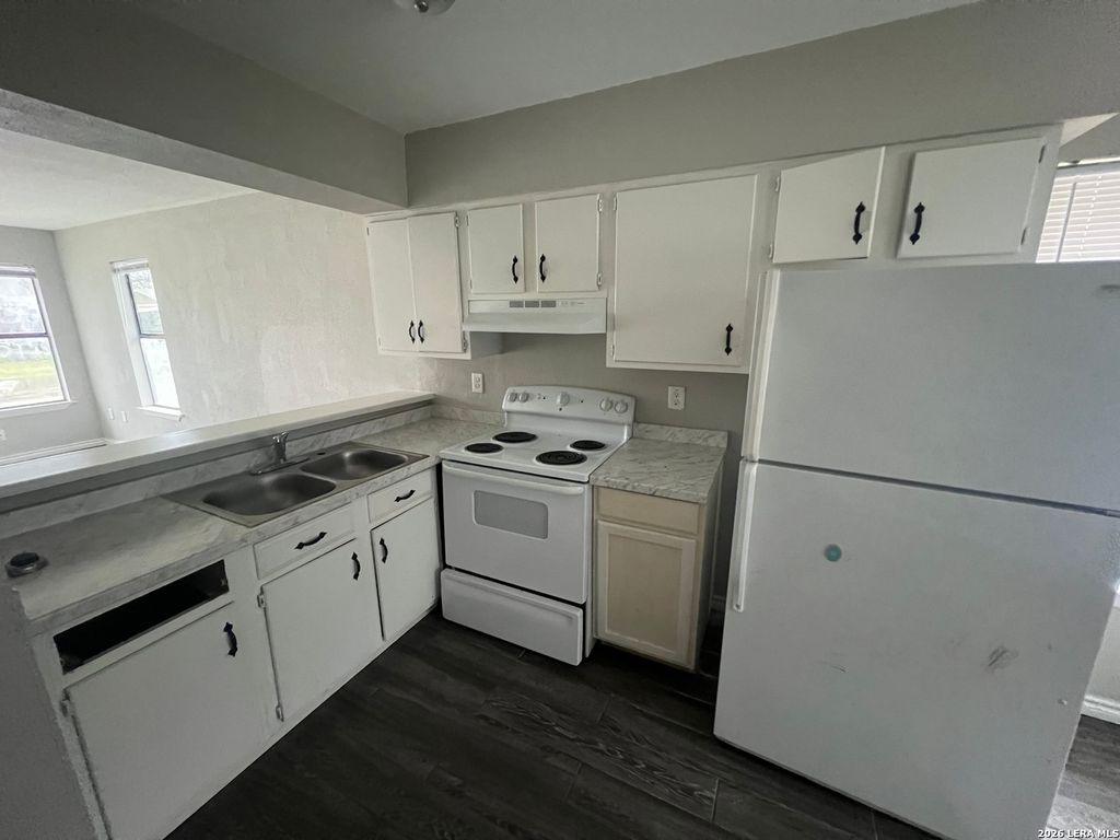 1202 W Formosa Blvd Apt 3, San Antonio, TX 78221