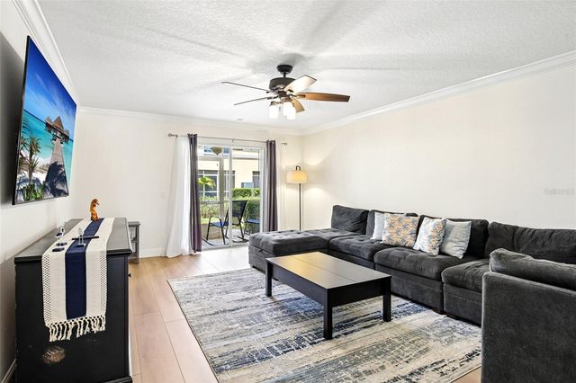 3853 ISLAND WAY, St Petersburg, FL 33705