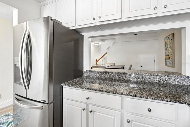 3853 ISLAND WAY, St Petersburg, FL 33705