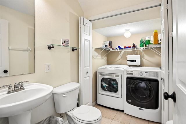 3853 ISLAND WAY, St Petersburg, FL 33705
